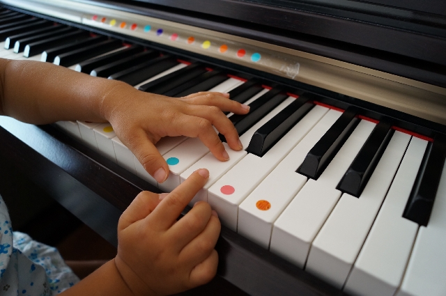 ヤマハ音楽教室。ピアノにする?エレクトーンにする?